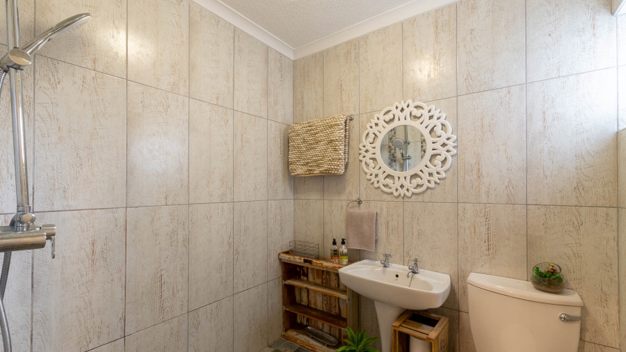 2 Bedroom Property for Sale in Plettenberg Bay Central Western Cape